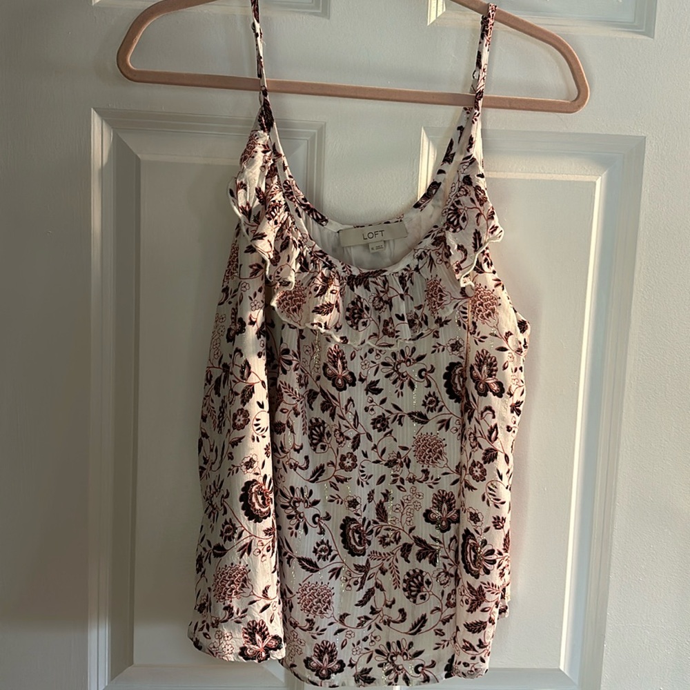 LOFT - Ruffled neck camisole white with rose/black flowers